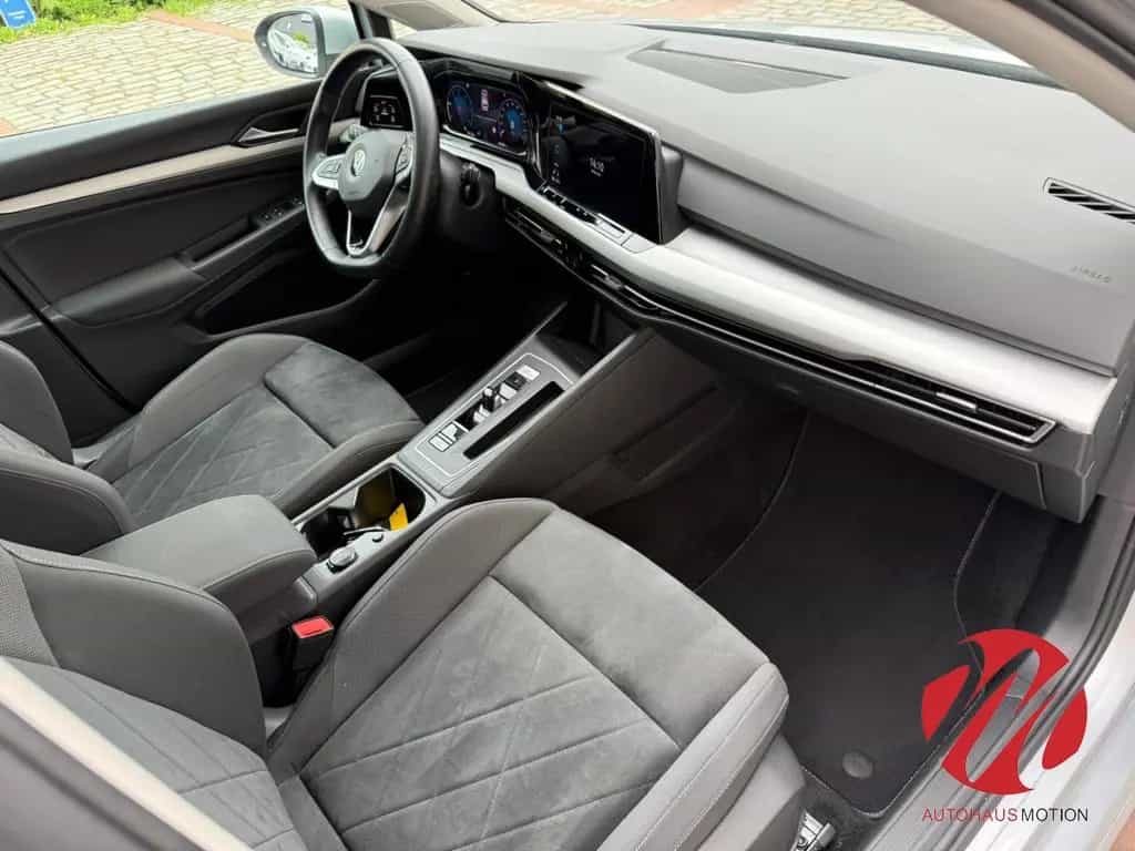 Volkswagen Golf VIII Life 2.0 TDI SCR DSG Pano Navi LED ACC 04/2022-photo-16