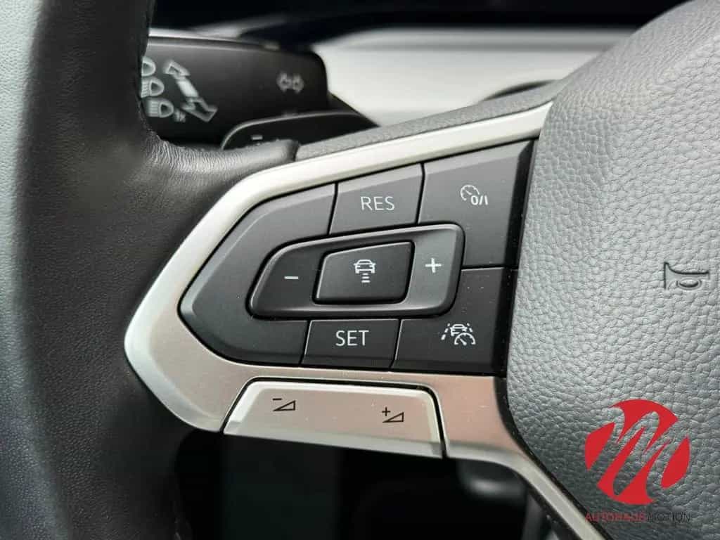 Volkswagen Golf VIII Life 2.0 TDI SCR DSG Pano Navi LED ACC 04/2022-photo-18
