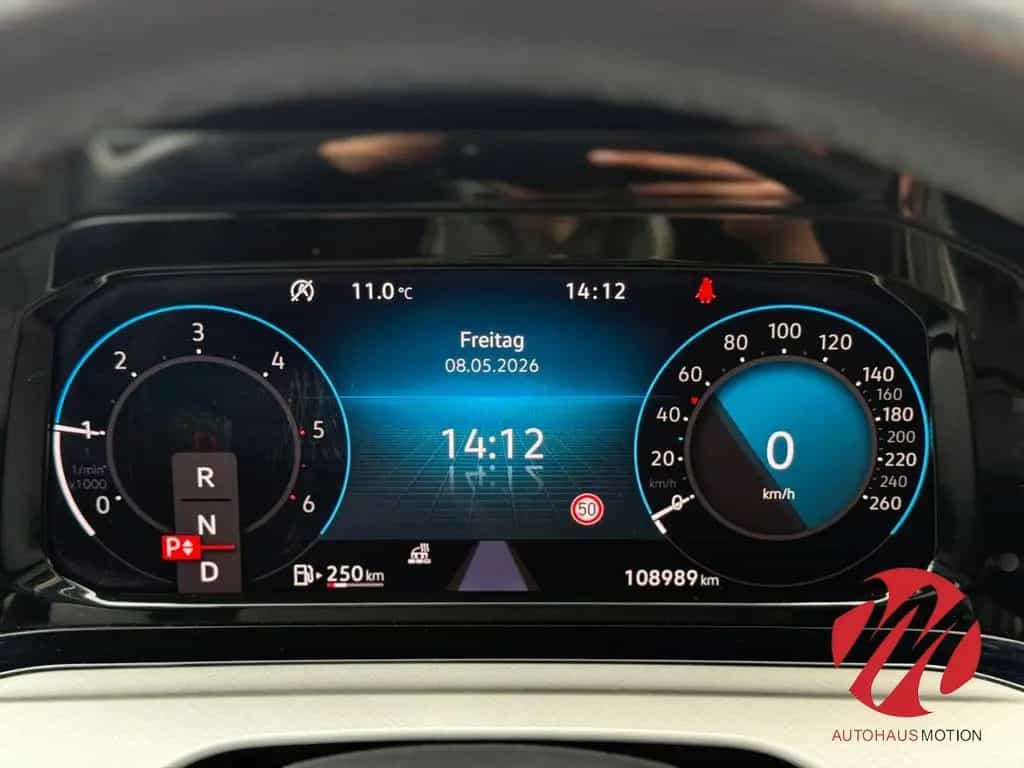 Volkswagen Golf VIII Life 2.0 TDI SCR DSG Pano Navi LED ACC 04/2022-photo-24