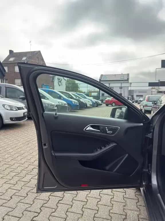 Mercedes-Benz A-Class A A 180 BlueEfficiency 09/2017-photo-11
