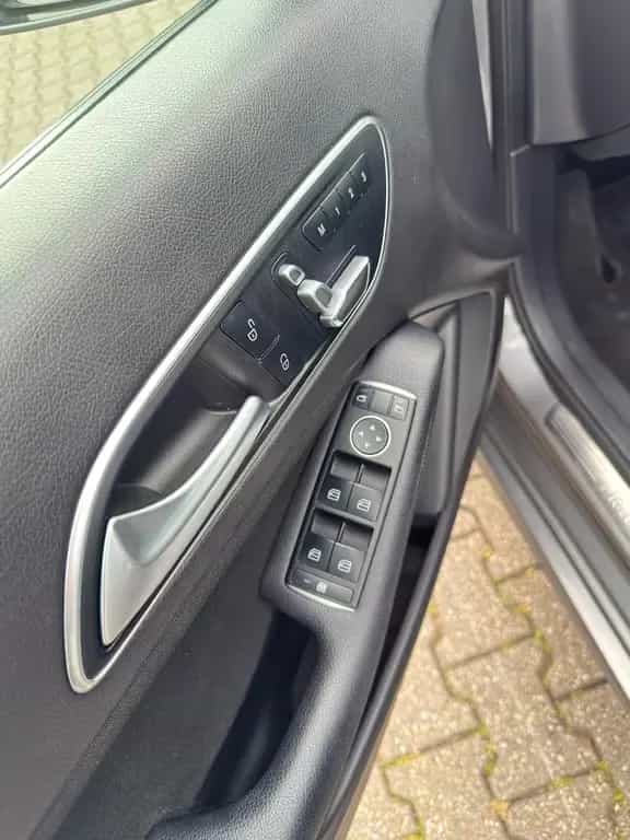 Mercedes-Benz A-Class A A 180 BlueEfficiency 09/2017-photo-12