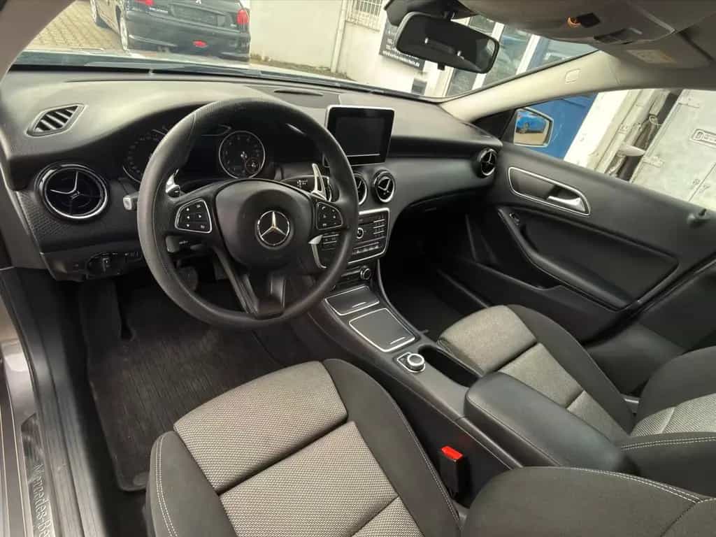Mercedes-Benz A-Class A A 180 BlueEfficiency 09/2017-photo-13