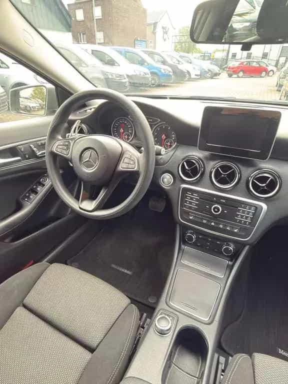 Mercedes-Benz A-Class A A 180 BlueEfficiency 09/2017-photo-16