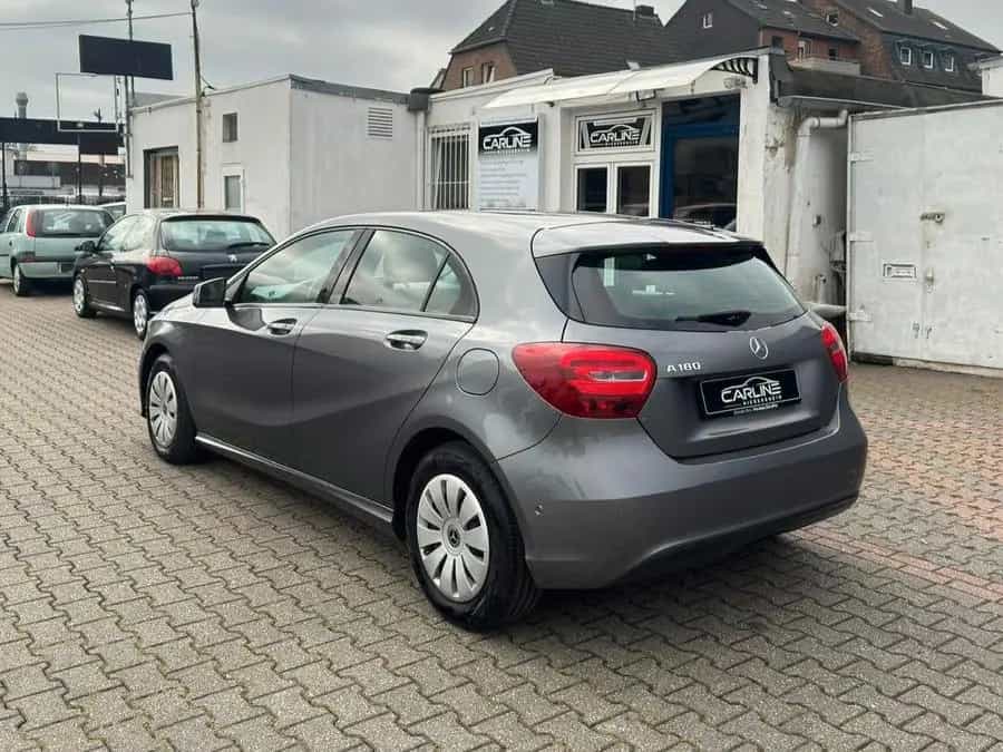 Mercedes-Benz A-Class A A 180 BlueEfficiency 09/2017-photo-4