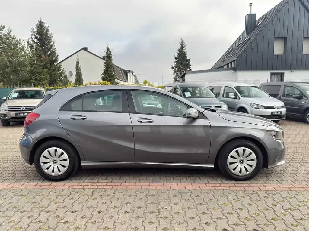 Mercedes-Benz A-Class A A 180 BlueEfficiency 09/2017-photo-8