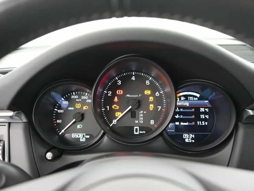 Porsche Macan 2.0 T 12/2022-photo-23