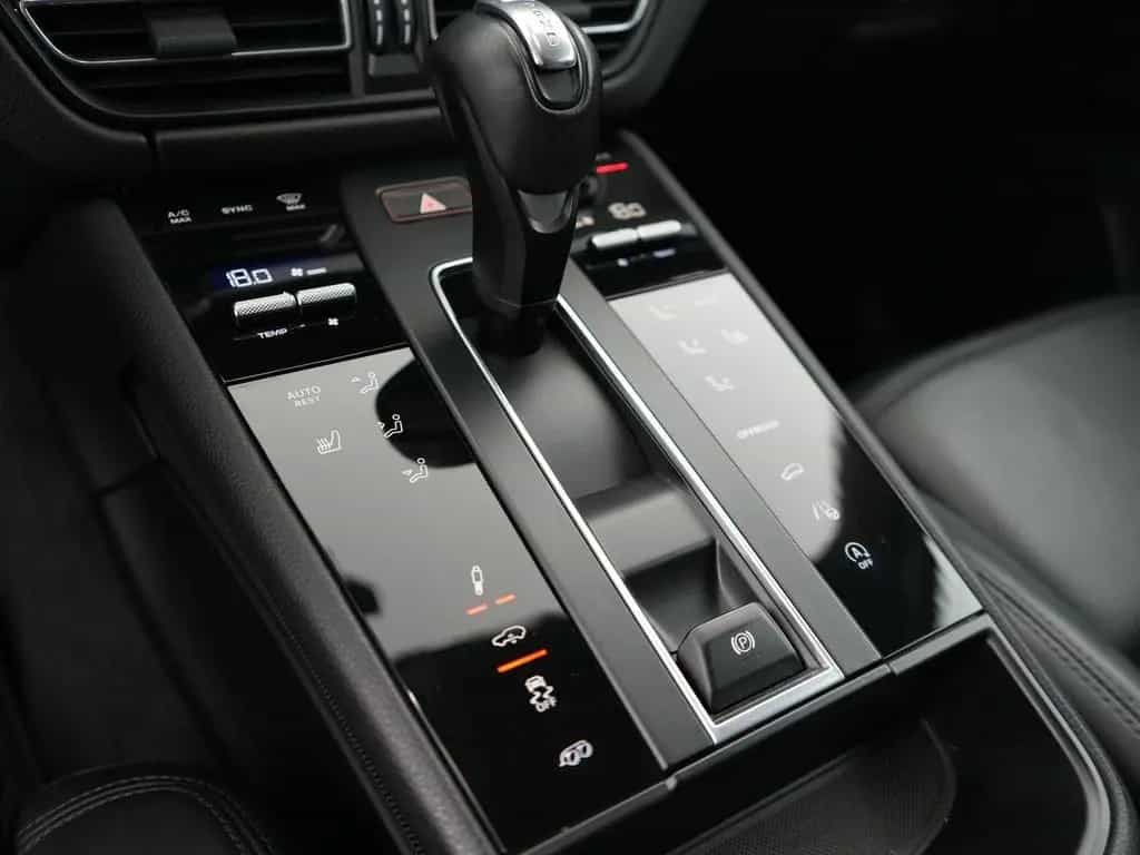 Porsche Macan 2.0 T 12/2022-photo-28