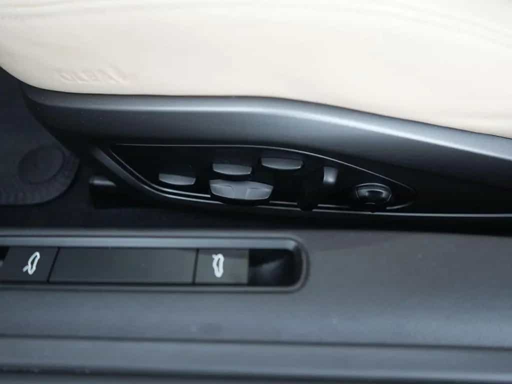 Porsche 992 Targa 4S Heritage Edition 02/2021-photo-19