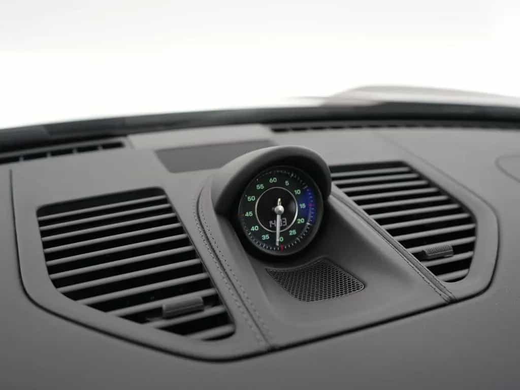 Porsche 992 Targa 4S Heritage Edition 02/2021-photo-24