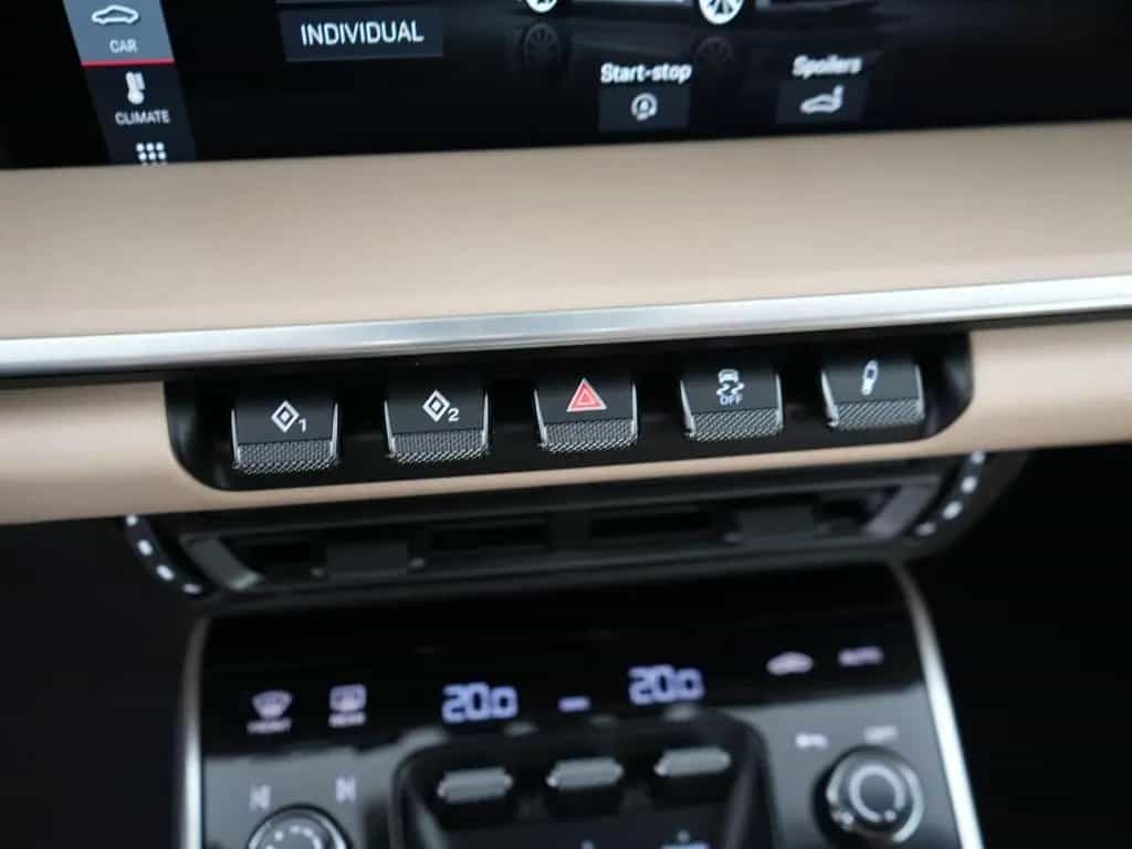 Porsche 992 Targa 4S Heritage Edition 02/2021-photo-26