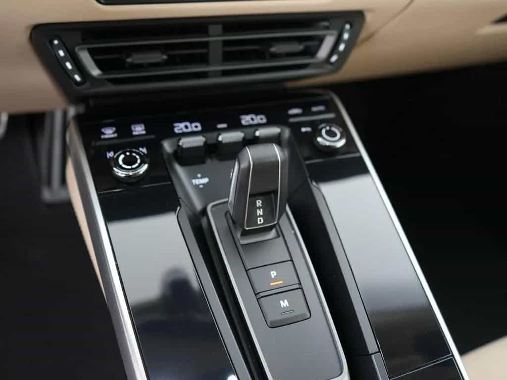 Porsche 992 Targa 4S Heritage Edition 02/2021-photo-27
