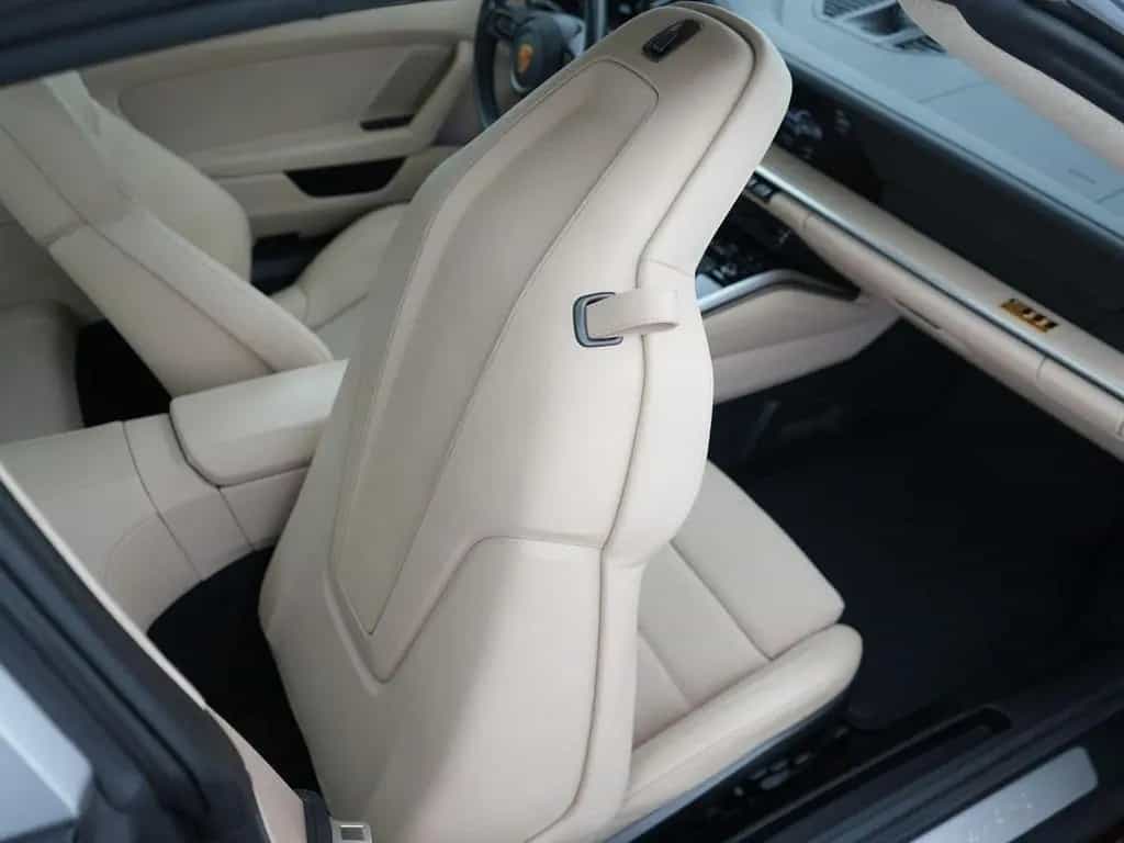 Porsche 992 Targa 4S Heritage Edition 02/2021-photo-38