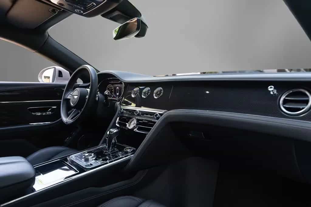 Bentley Flying Spur V8 08/2022-photo-10
