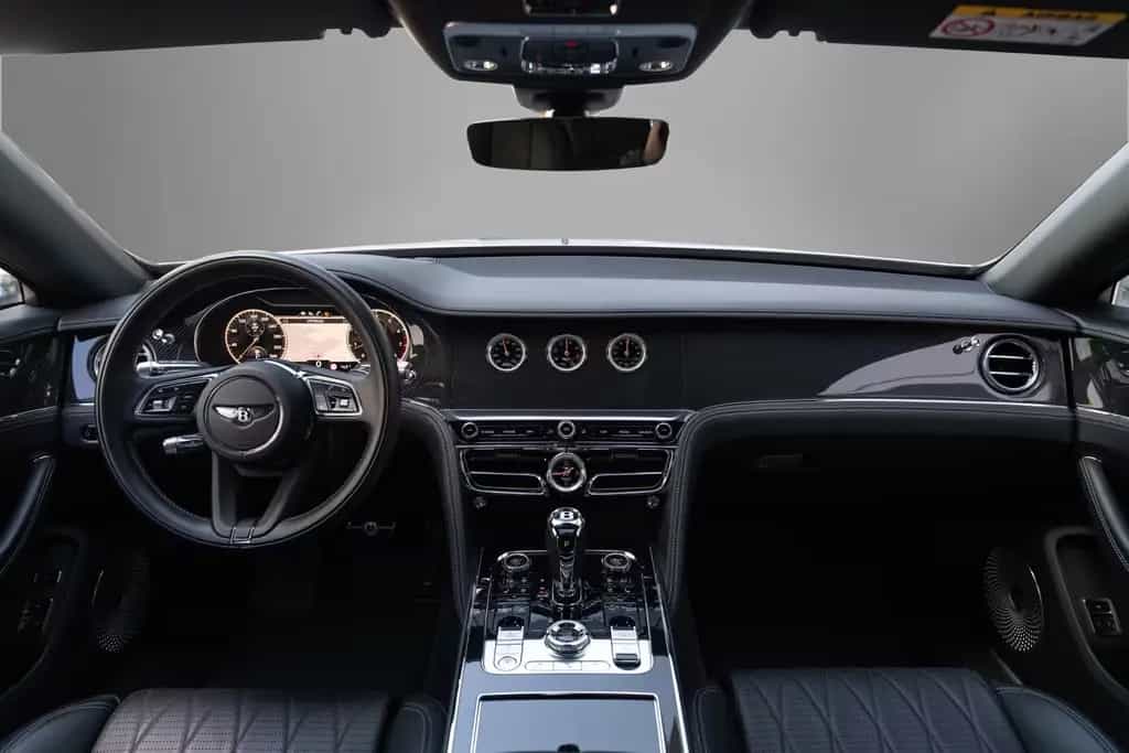 Bentley Flying Spur V8 08/2022-photo-11