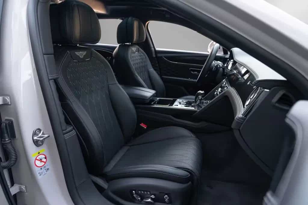 Bentley Flying Spur V8 08/2022-photo-13
