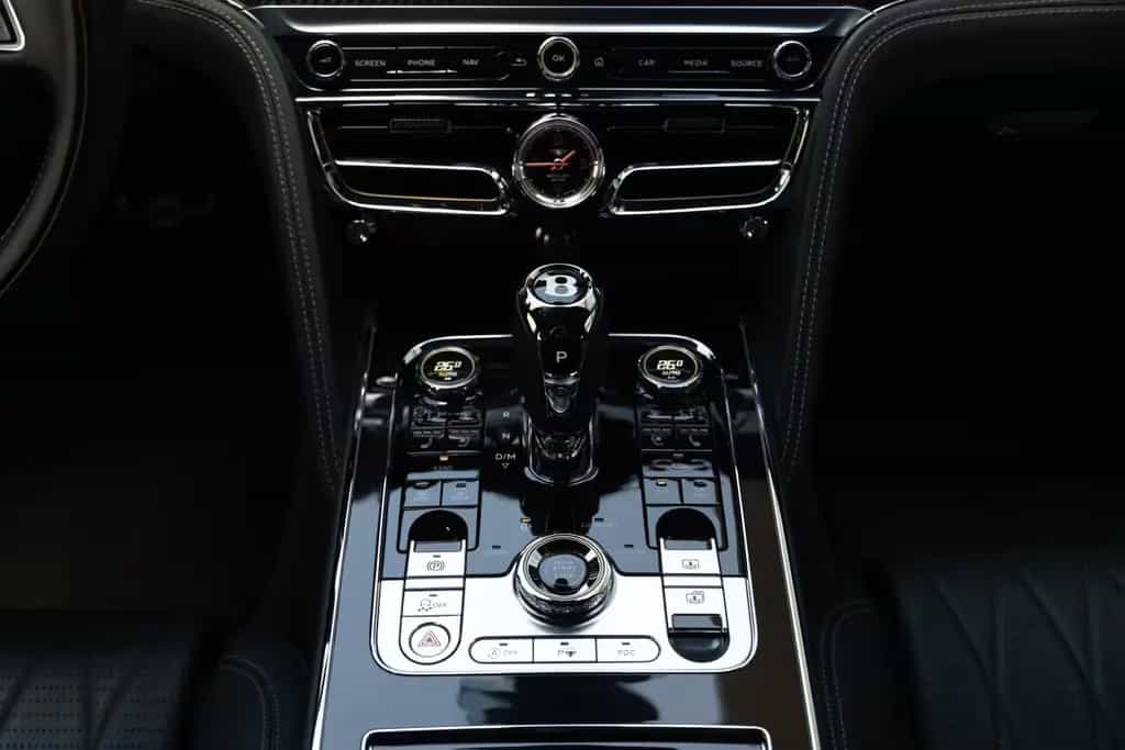 Bentley Flying Spur V8 08/2022-photo-20