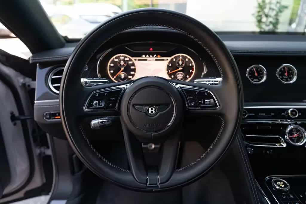 Bentley Flying Spur V8 08/2022-photo-23