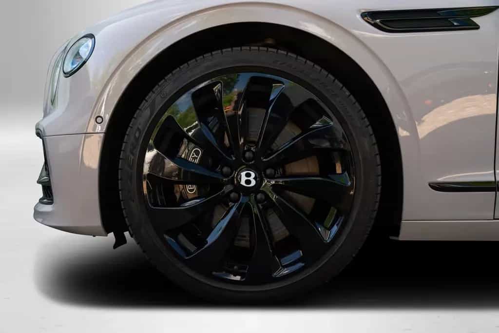 Bentley Flying Spur V8 08/2022-photo-7