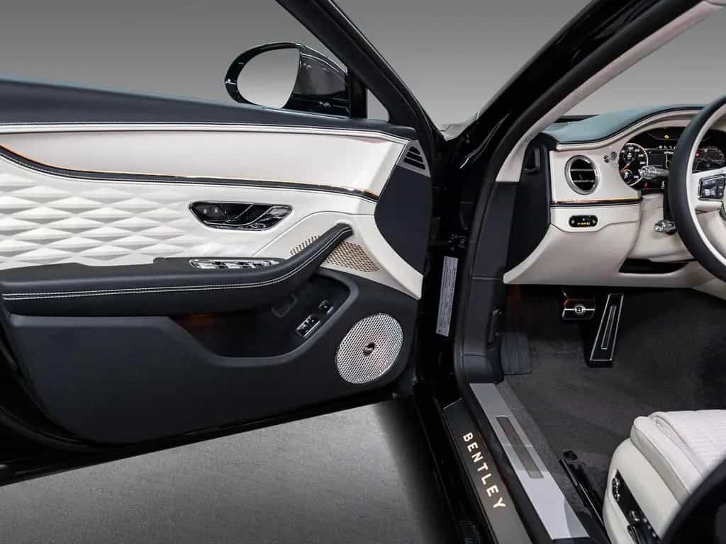 Bentley Flying Spur V8 Azure |Piano Linen Veneer|Rotatin 06/2024-photo-9