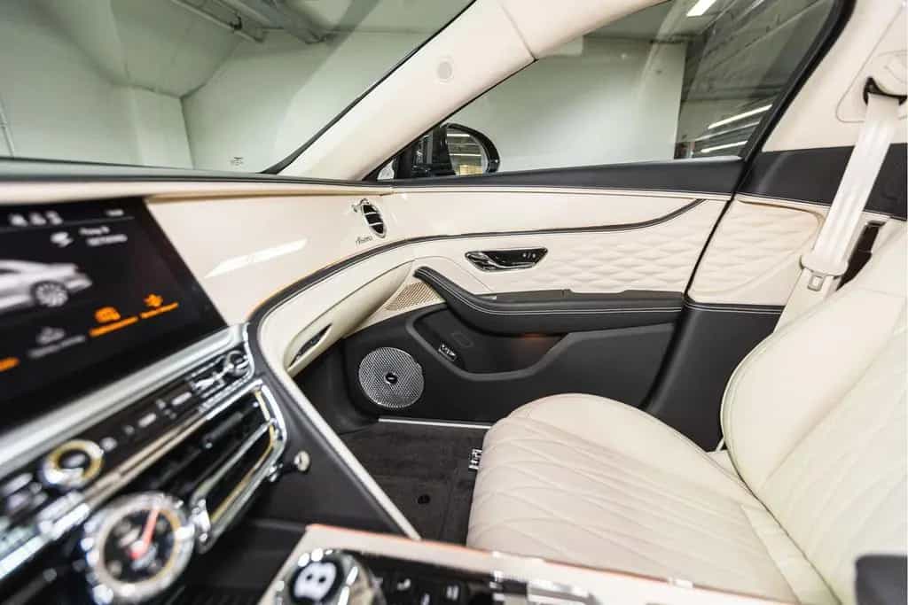 Bentley Flying Spur V8 Azure |Piano Linen Veneer|Rotatin 06/2024-photo-13