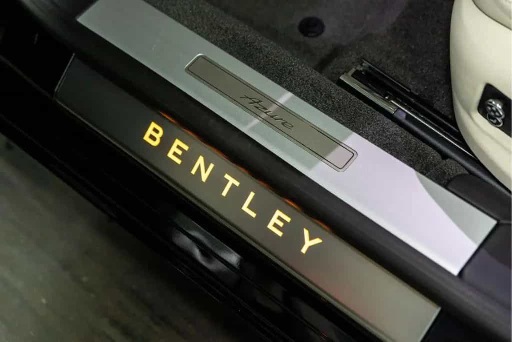 Bentley Flying Spur V8 Azure |Piano Linen Veneer|Rotatin 06/2024-photo-23