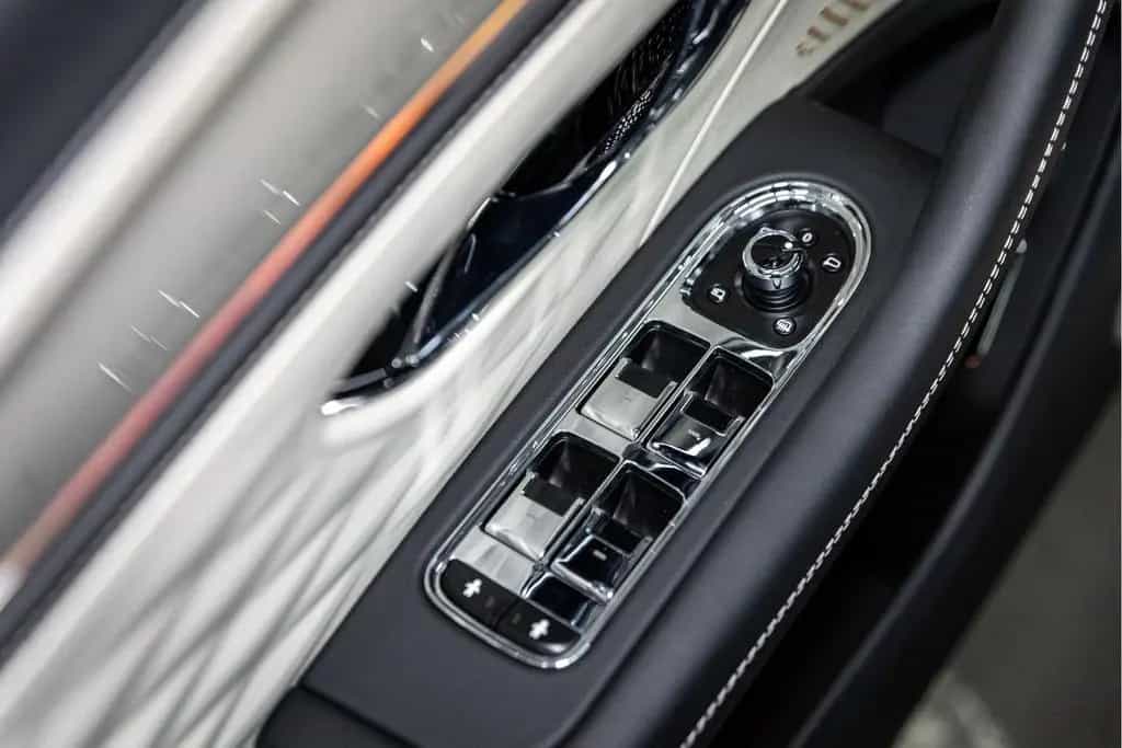 Bentley Flying Spur V8 Azure |Piano Linen Veneer|Rotatin 06/2024-photo-24