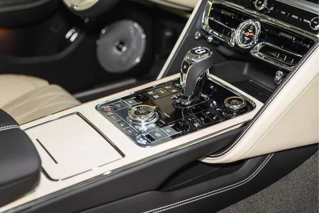 Bentley Flying Spur V8 Azure |Piano Linen Veneer|Rotatin 06/2024-photo-35