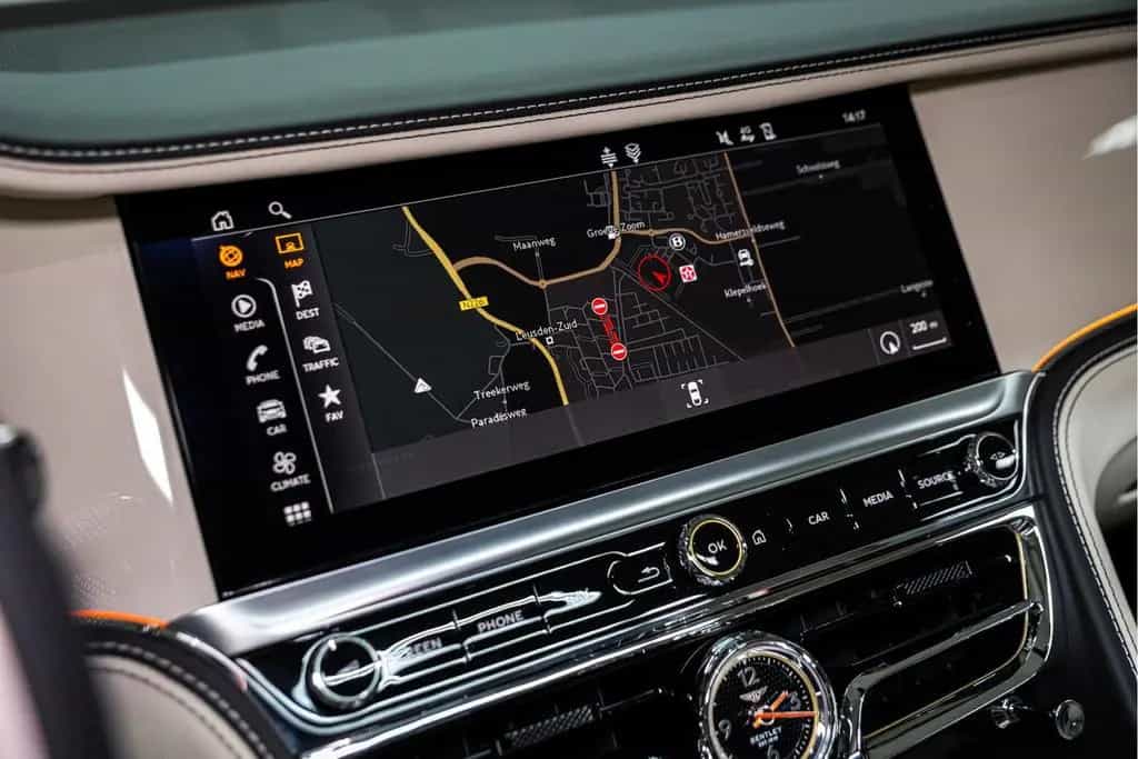 Bentley Flying Spur V8 Azure |Piano Linen Veneer|Rotatin 06/2024-photo-36