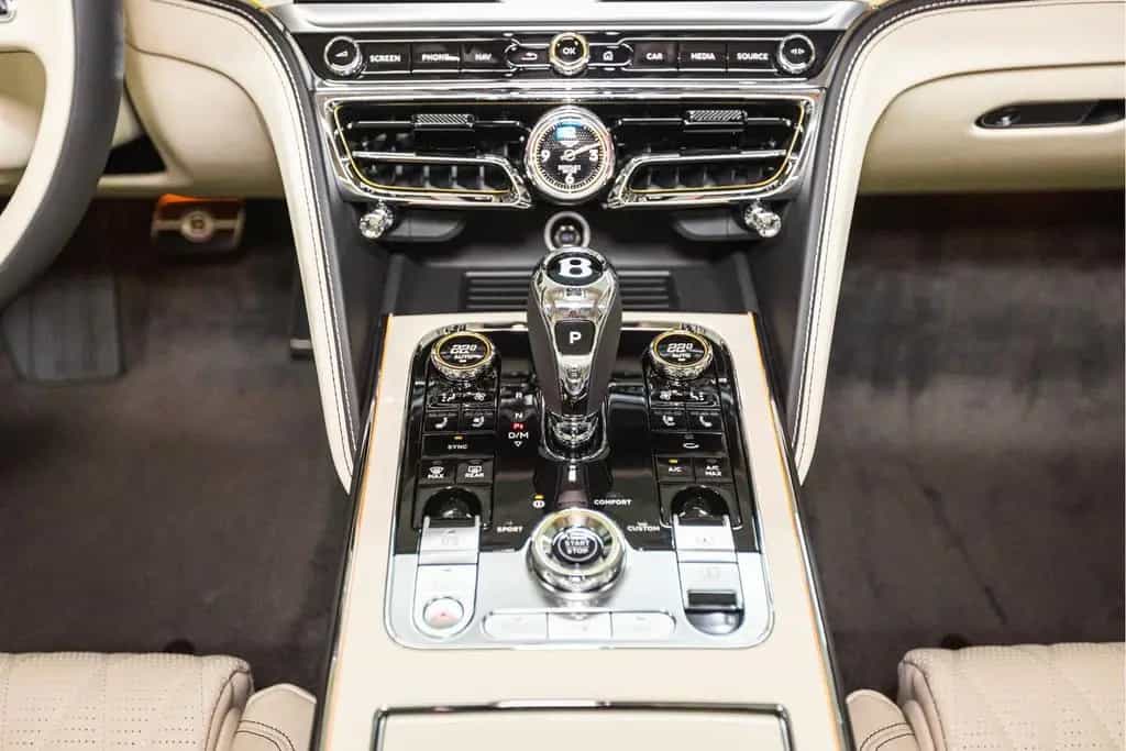 Bentley Flying Spur V8 Azure |Piano Linen Veneer|Rotatin 06/2024-photo-41