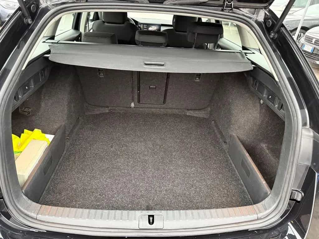 Skoda Octavia 2.0 TDI EVO SCR Wagon Executive 01/2022-photo-10