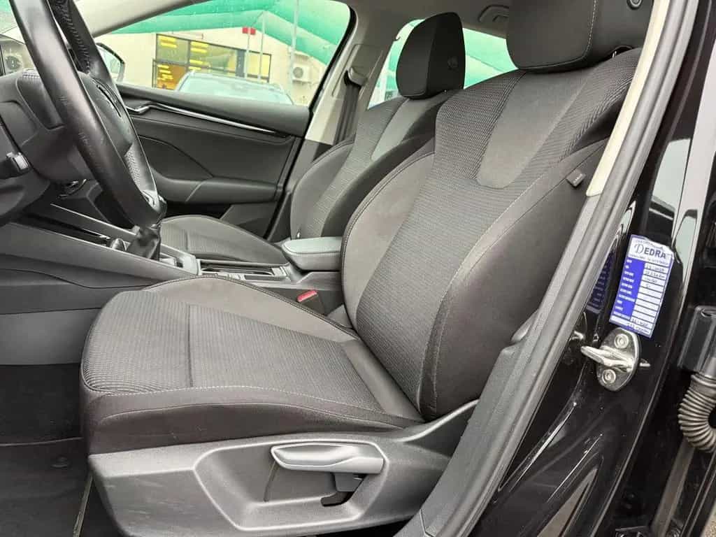 Skoda Octavia 2.0 TDI EVO SCR Wagon Executive 01/2022-photo-7