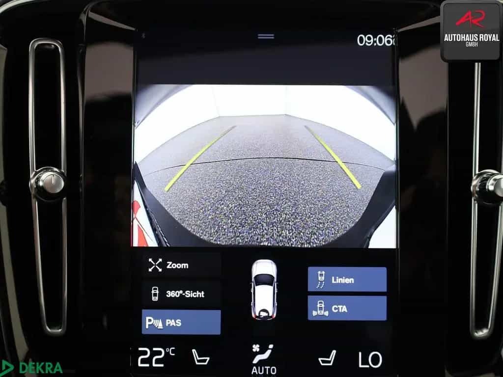 Volvo XC 40 T5 R Design AWD PANO,360GRAD,ACC,KEYLESS 01/2020-photo-17