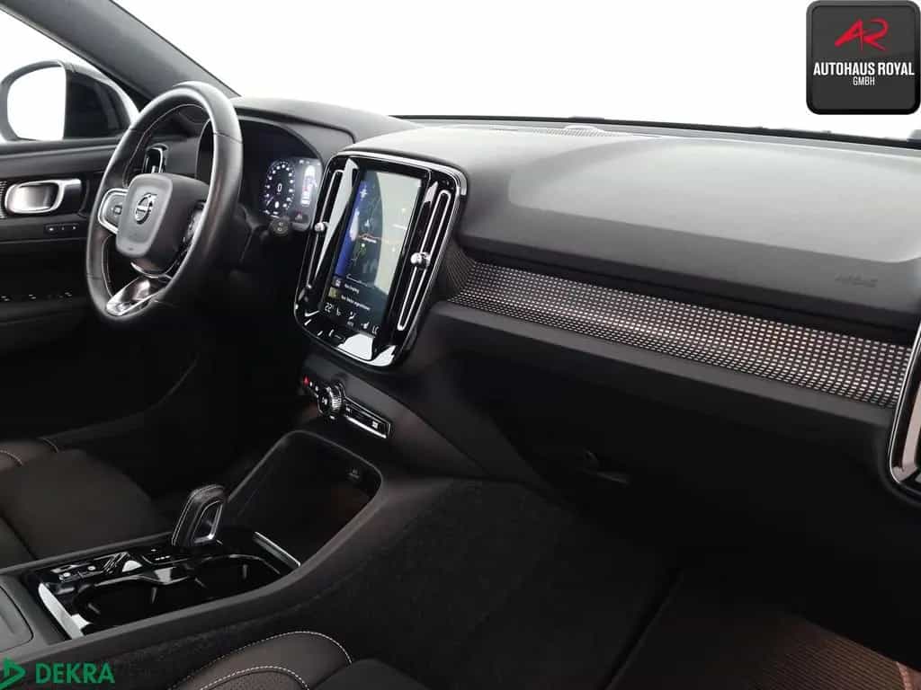 Volvo XC 40 T5 R Design AWD PANO,360GRAD,ACC,KEYLESS 01/2020-photo-9