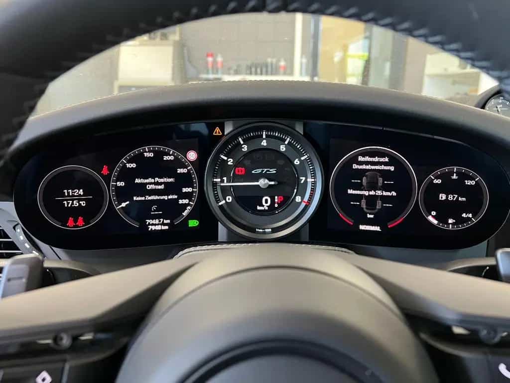 Porsche 992 (911) Targa 4 GTS 50 Jahre Design Ed. 03/2023-photo-15