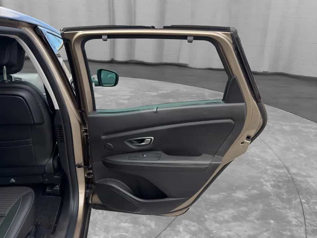 Renault Scenic IV BOSE Edition/Top Zustand/Viel Ausstatt 01/2017-photo-11