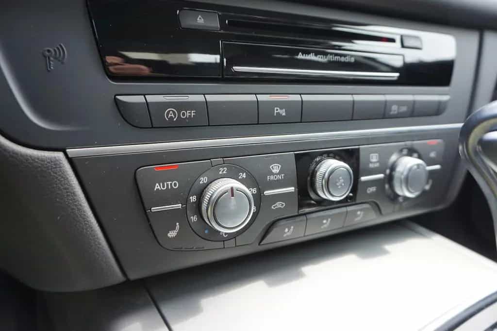 Audi A6 Lim. 2.0 TFSI*Autom.*Standheiz.*Navi*Bi-Xenon 07/2013-photo-24