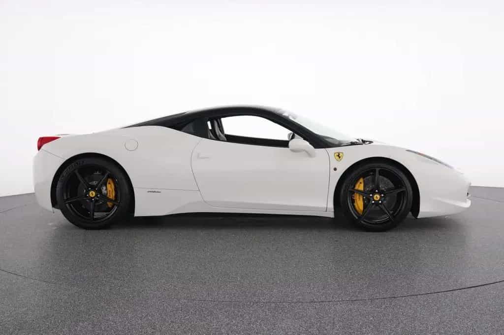 Ferrari 458 Italia RACINGSITZE CARBON LENKRAD 07/2011-photo-12