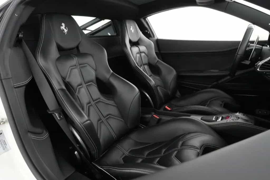 Ferrari 458 Italia RACINGSITZE CARBON LENKRAD 07/2011-photo-23
