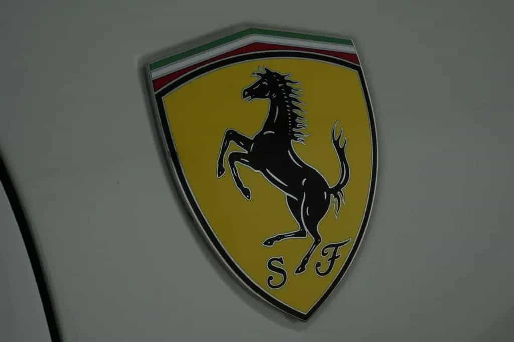 Ferrari 458 Italia RACINGSITZE CARBON LENKRAD 07/2011-photo-27