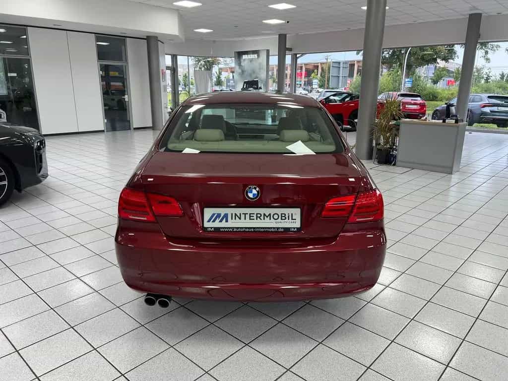 BMW 3 Series 325 i Coupe*Leder*PDC*Sitzheizung*59T KM*Xenon* 04/2010-photo-3