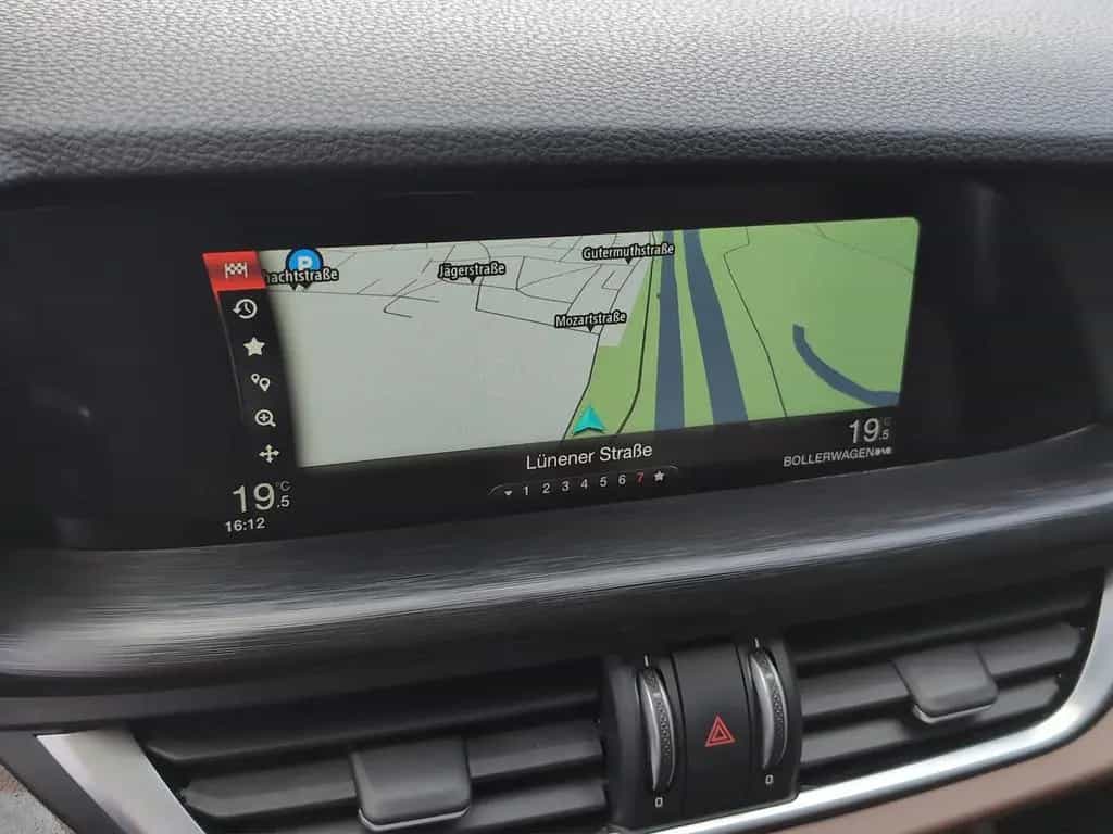 Alfa Romeo Stelvio Super Q4 *Navi*ACC*Kam*Xenon* 04/2019-photo-8