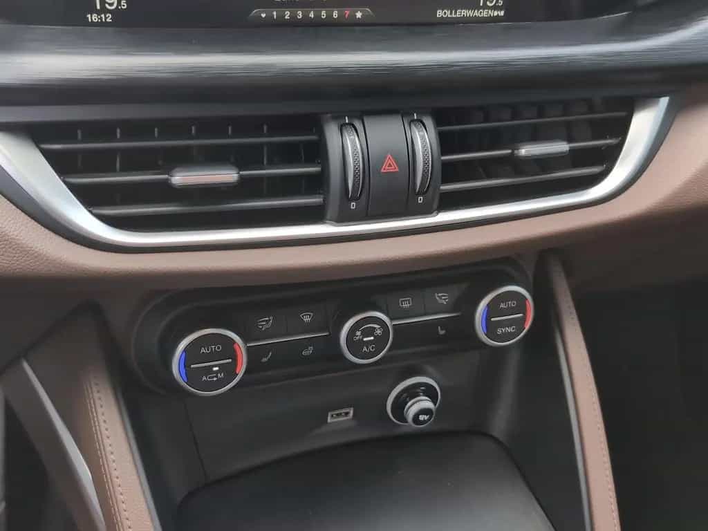 Alfa Romeo Stelvio Super Q4 *Navi*ACC*Kam*Xenon* 04/2019-photo-9