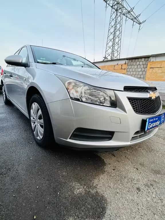 Chevrolet Cruze Basis 06/2010-photo-1