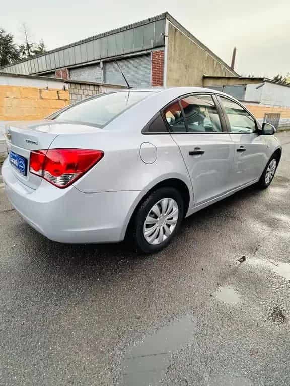 Chevrolet Cruze Basis 06/2010-photo-2