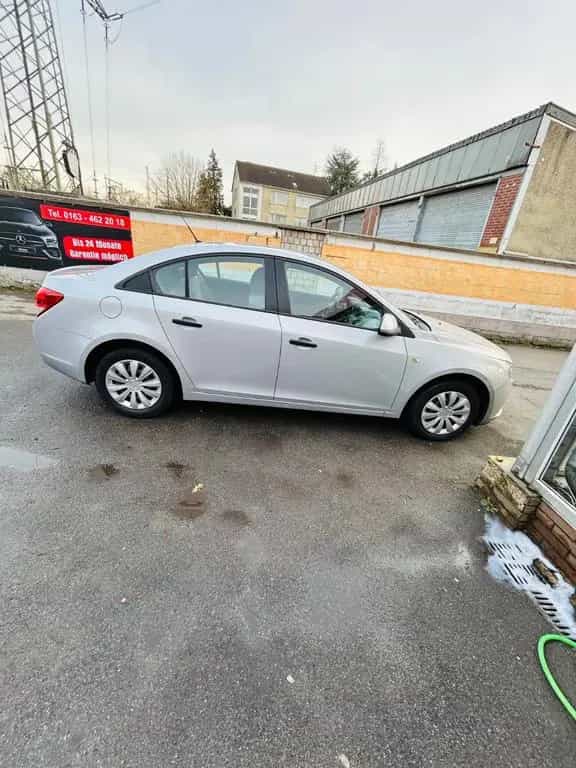 Chevrolet Cruze Basis 06/2010-photo-5