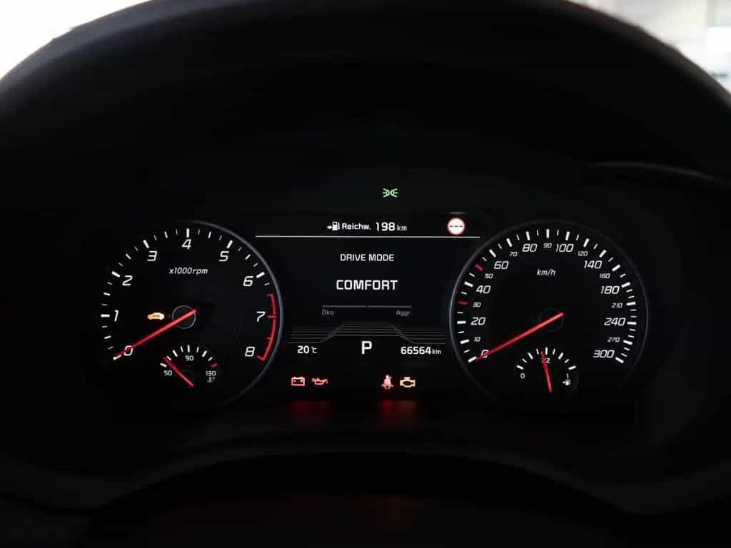 Kia Stinger GT 3.3 V6 T-GDI 4WD *HUD*H&K*1.HAND* 03/2019-photo-26