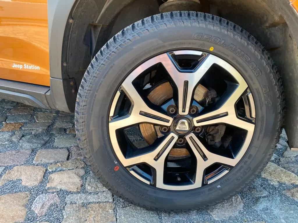 Dacia Duster 1.6 4x4 PRESTIGE 4WD ALLWETTER AHK NAVI 05/2019-photo-4