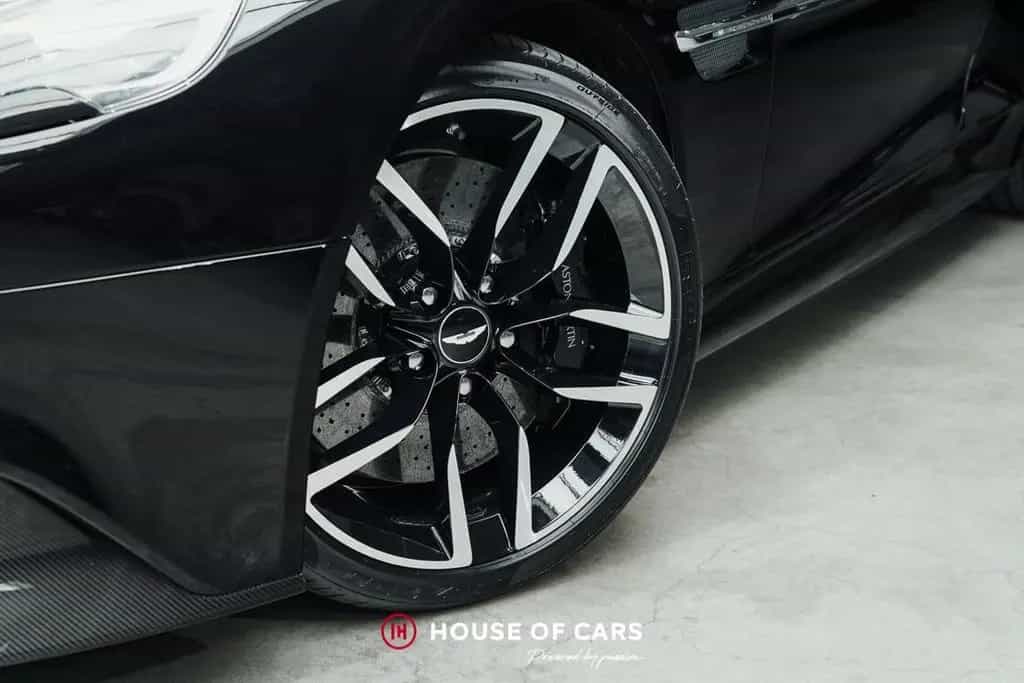 Aston Martin Vanquish II 2+2 TOUCHTRONIC III JUST SERVICED 10/2017-photo-9
