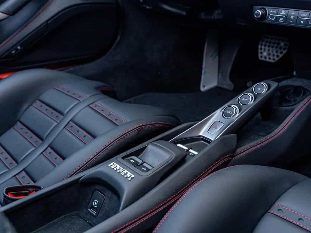 Ferrari F8 Spider *Liftsystem* *Carbon Lenkrad* 02/2022-photo-20