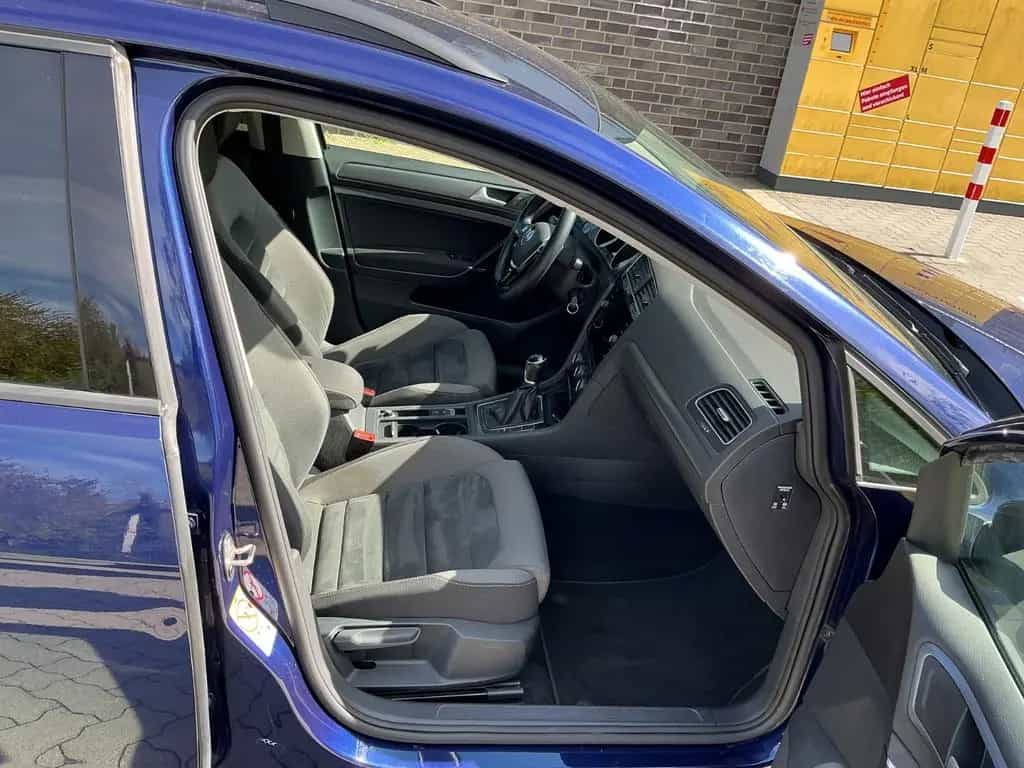 Volkswagen Golf 1.0 TSI BMT Trendline Variant Trendline 11/2017-photo-4